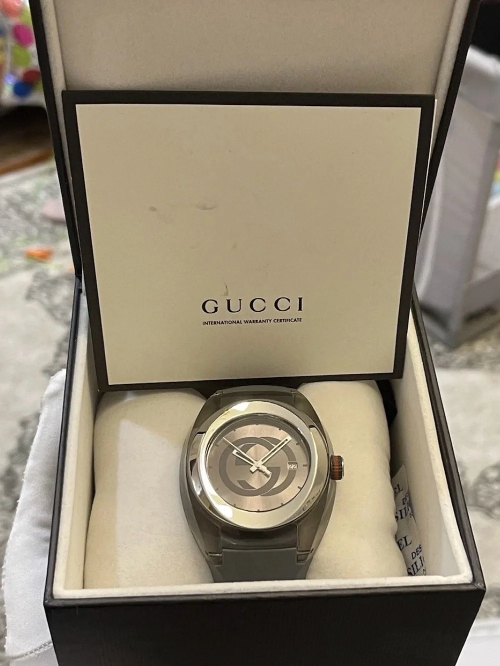 Gucci Sync Men’s Quartz Gray Dial Rubber Strap Watch 44mm XXL YA137301 Authentic